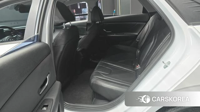 Hyundai Avante Hybrid (CN7) 2023 Белый из Кореи, фото 3