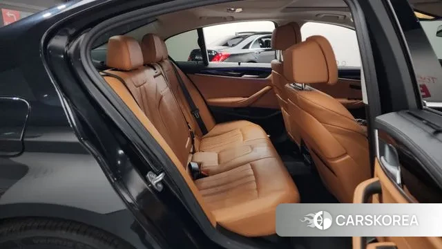 BMW 5 Series (G30) 2022 Черный из Кореи, фото 3