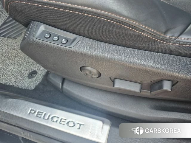 Peugeot 3008 second generation 2018 Черный из Кореи, фото 3