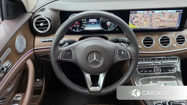 Mercedes-Benz E-Class W213 2018 Белый из Кореи, фото 3