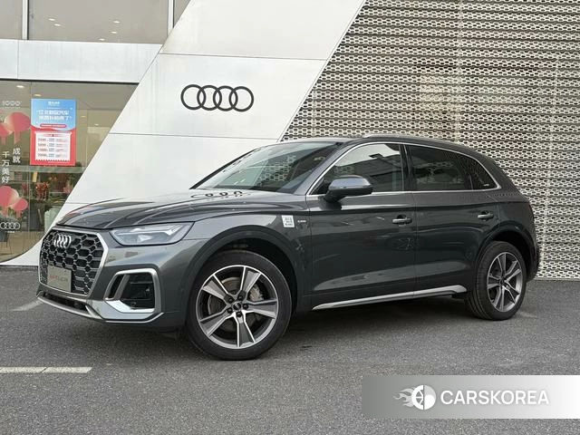 Audi Q5L 2023 Темно-серый из Китая, фото 3