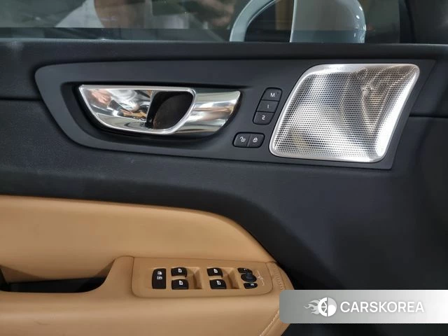 Volvo XC60 second Generation 2018 Белый из Кореи, фото 3