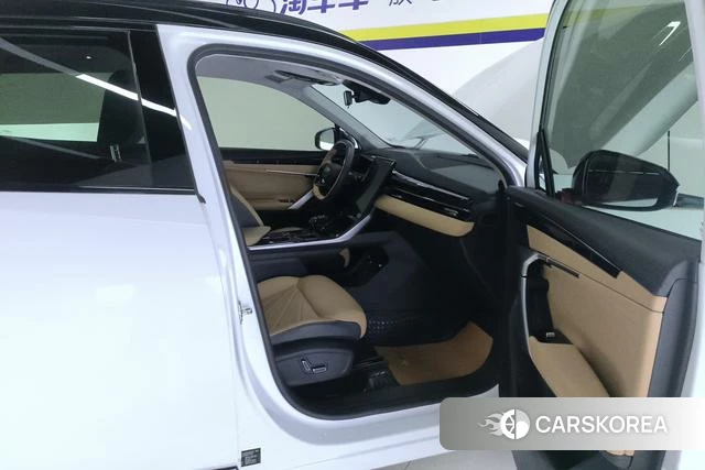 Geely Automobile Boyue L 2023 Белый из Китая, фото 3