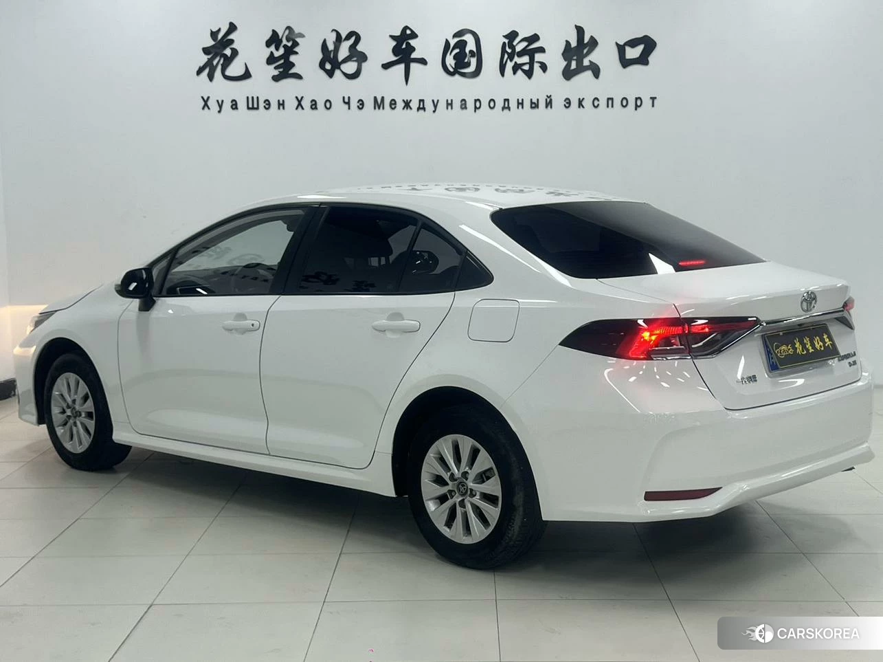 Toyota Corolla 2022 Белый из Китая, фото 3