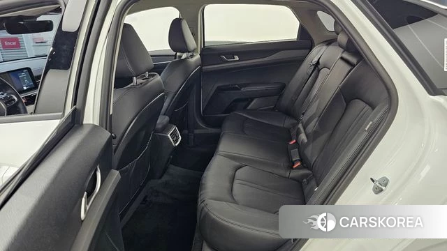 Kia The New K5 3rd generation 2023 Белый из Кореи, фото 3
