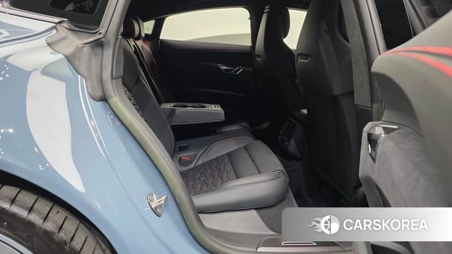 Audi RS e-Tron GT 2023 Цвет галактики из Кореи, фото 3