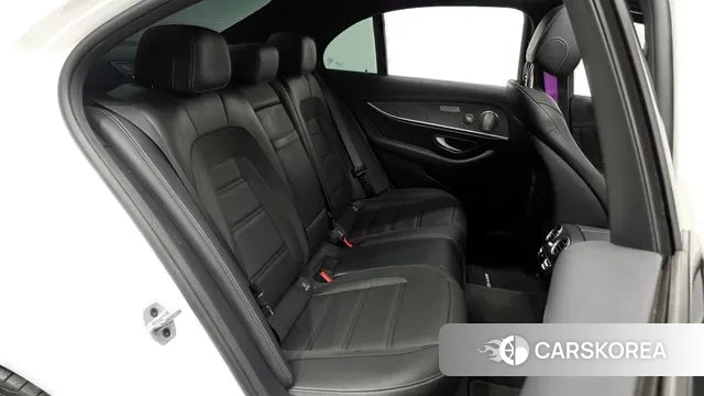 Mercedes-Benz E-Class W213 2022 Белый из Кореи, фото 3