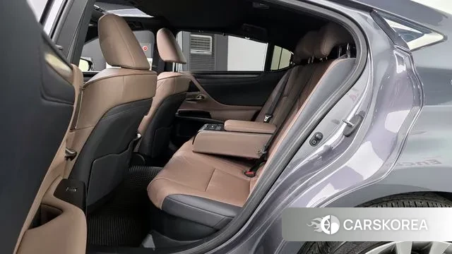 Lexus ES300h 7th generation 2025 Серый из Кореи, фото 3