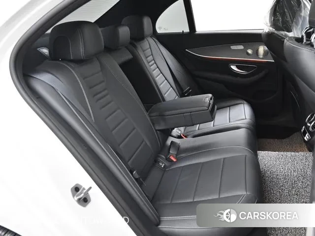 Mercedes-Benz E-Class W213 2022 Белый из Кореи, фото 3