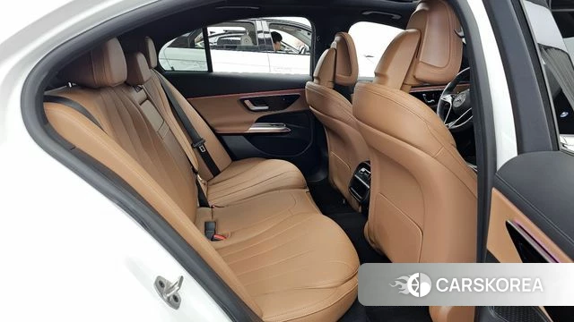 Mercedes-Benz E-Class W214 2025 Белый из Кореи, фото 3
