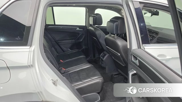 Volkswagen Tiguan second Generation 2020 Белый из Кореи, фото 3