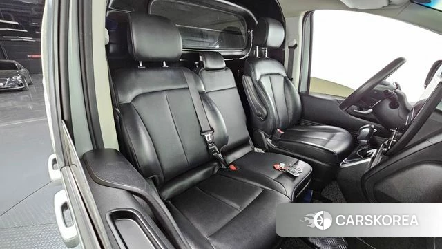 Hyundai Staria 2021 Серебряный из Кореи, фото 3