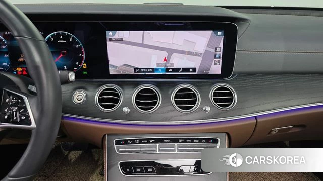 Mercedes-Benz E-Class W213 2023 Белый из Кореи, фото 3