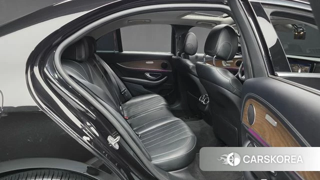 Mercedes-Benz E-Class W213 2018 Черный из Кореи, фото 3