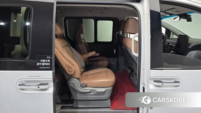 Hyundai Staria 2023 Белый из Кореи, фото 3