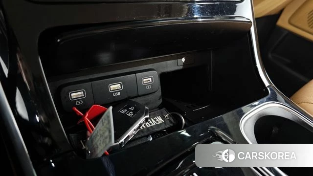 Kia Carnival 4th generation 2023 Белый из Кореи, фото 3
