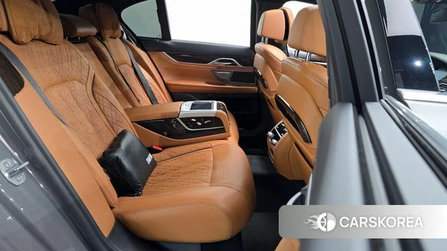 BMW 7 Series (G11) 2021 Серебристо-серый из Кореи, фото 3