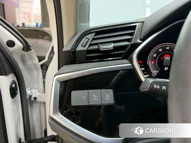 Audi Q3 2023 Белый из Китая, фото 3
