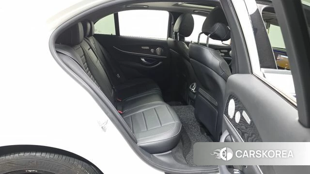 Mercedes-Benz E-Class W213 2018 Белый из Кореи, фото 3