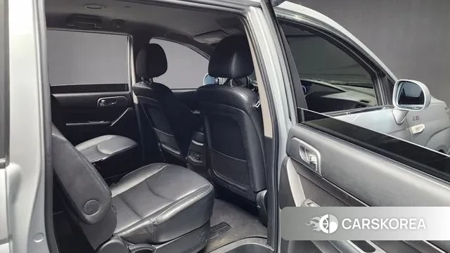 Ssangyong Korando Turismo 2018 Серебристо-серый из Кореи, фото 3