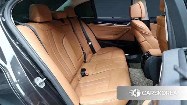 BMW 5 Series (G30) 2023 Серый из Кореи, фото 3