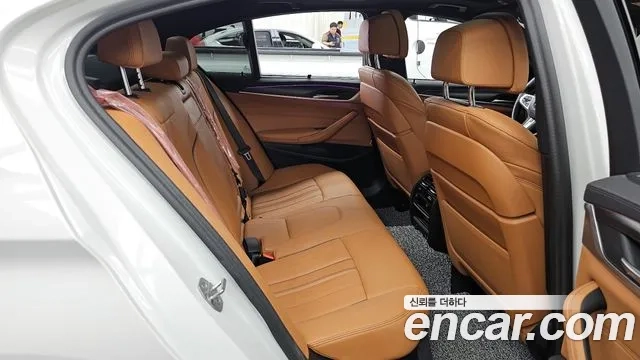 BMW 5 Series (G30) 2022 Белый из Кореи, фото 3