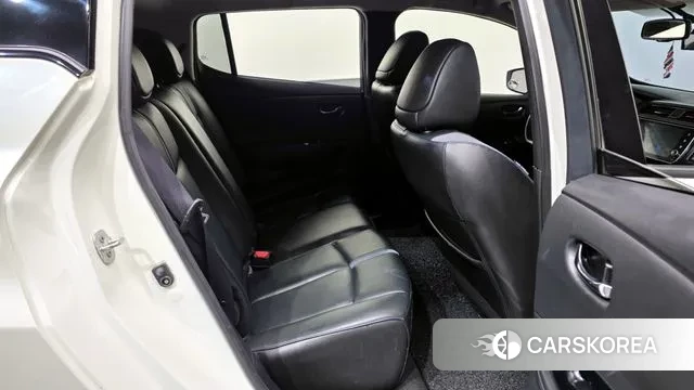 Nissan Leaf (ZE1) 2019 Белый из Кореи, фото 3