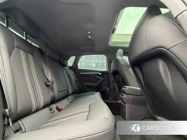 Audi A3 2023 Белый из Китая, фото 3