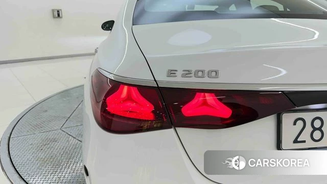 Mercedes-Benz E-Class W214 2025 Белый из Кореи, фото 3
