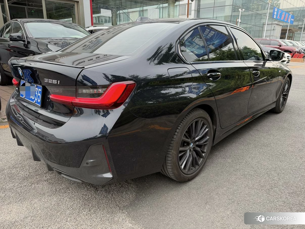 BMW 3 series 2022 Черный из Китая, фото 3