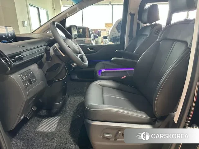 Hyundai Staria 2025 Черный из Кореи, фото 3