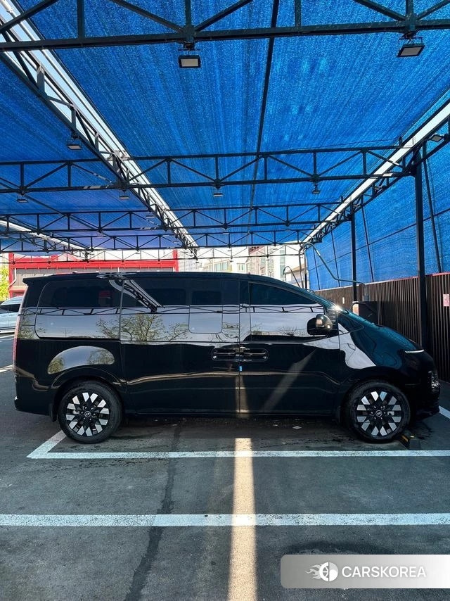 Hyundai Staria 2025 Черный из Кореи, фото 3