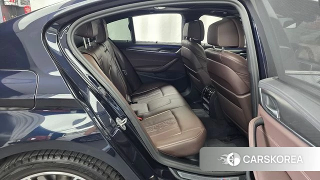 BMW 5 Series (G30) 2022 Черный из Кореи, фото 3