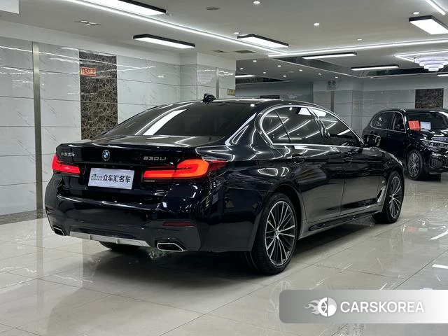 BMW 5 series 2023 Черный из Китая, фото 3