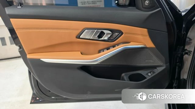 BMW 3 Series (G20) 2024 Черный из Кореи, фото 3