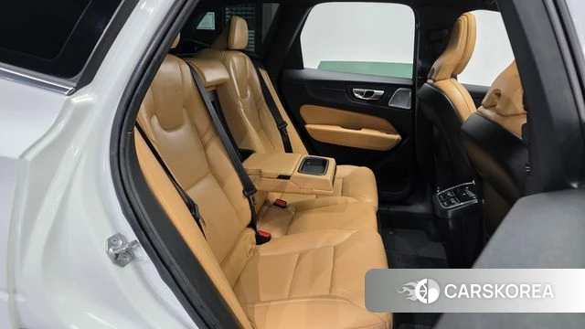 Volvo XC60 second Generation 2021 Белый из Кореи, фото 3