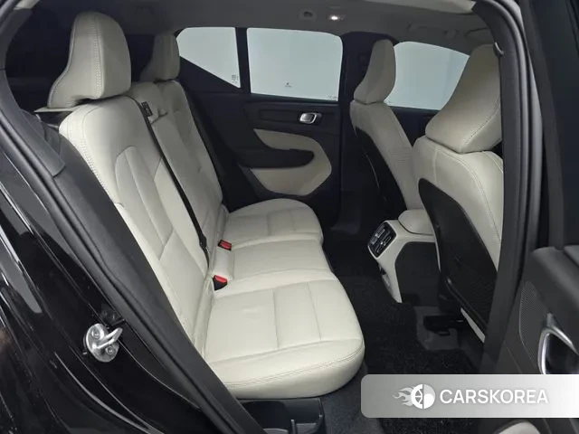 Volvo XC40 2024 Черный из Кореи, фото 3