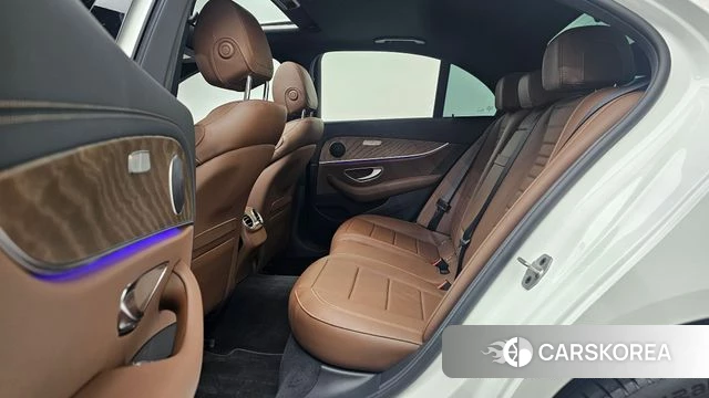 Mercedes-Benz E-Class W213 2023 Белый из Кореи, фото 3