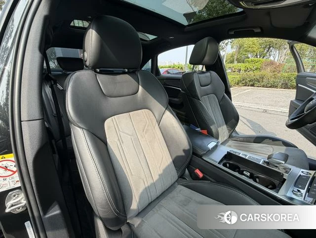 Audi A6L 2022 Черный из Китая, фото 3