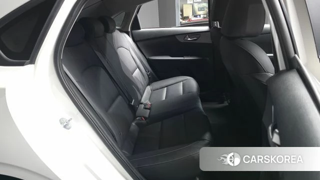 Kia The New K3 2nd generation 2022 Белый из Кореи, фото 3
