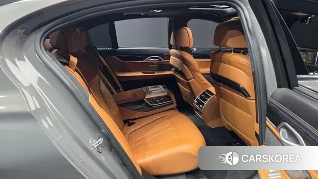 BMW 7 Series (G11) 2022 Серебристо-серый из Кореи, фото 3