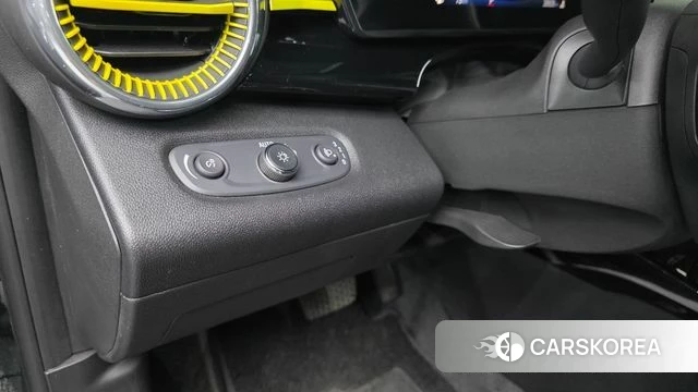 Chevrolet (GM Daewoo) Trax Crossover 2023 Черный из Кореи, фото 3