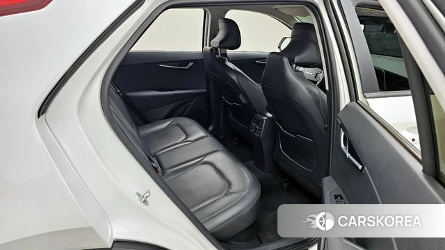 Kia Di Ol Nu Niro 2022 Белый из Кореи, фото 3