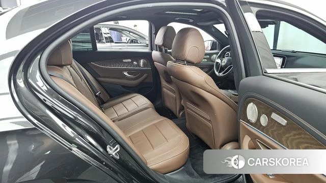 Mercedes-Benz E-Class W213 2023 Серый из Кореи, фото 3