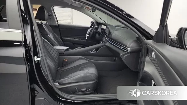 Hyundai The New Avante (CN7) 2024 Черный из Кореи, фото 3