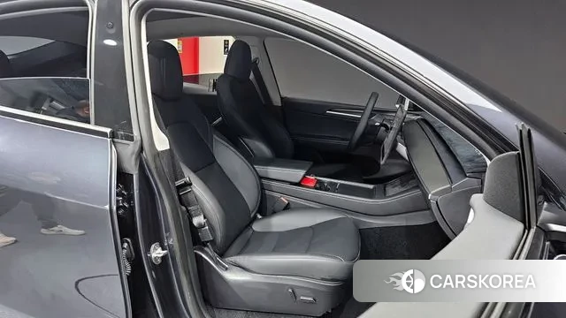 Tesla Model Y 2025 Серый из Кореи, фото 3