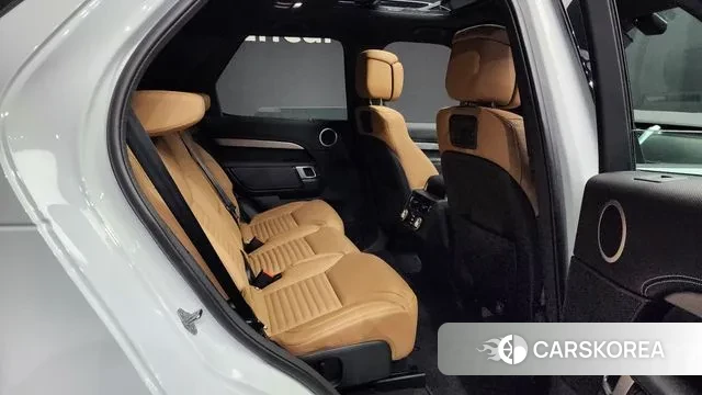 Land Rover Discovery 5 2024 Белый из Кореи, фото 3