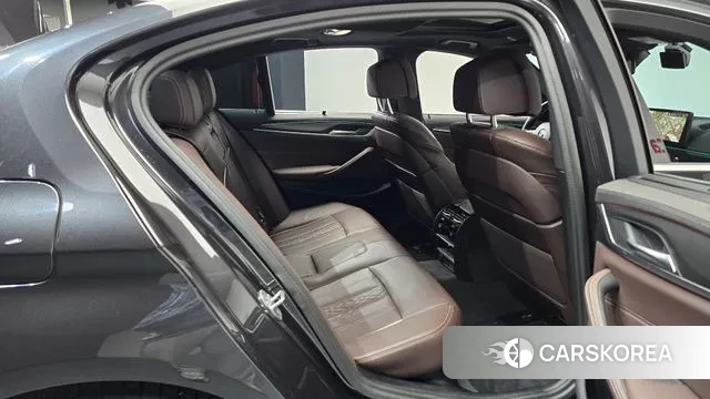 BMW 5 Series (G30) 2023 Серый из Кореи, фото 3