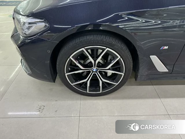 BMW 5 series 2021 Черный из Китая, фото 3