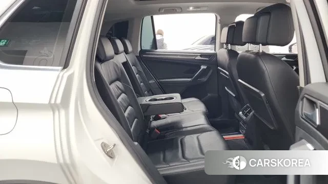 Volkswagen Tiguan second Generation 2019 Белый из Кореи, фото 3